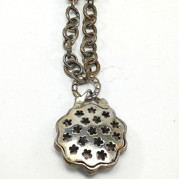 Necklace women's bronze gold tone medallion. Flower with yellow tone. - Picture 8 of 9